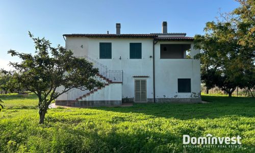 Casale in vendita Pescia Romana
