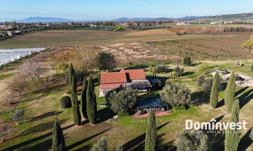 Casale con giardino Capalbio