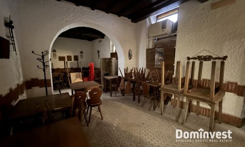 Locale commerciale in affitto Sistina