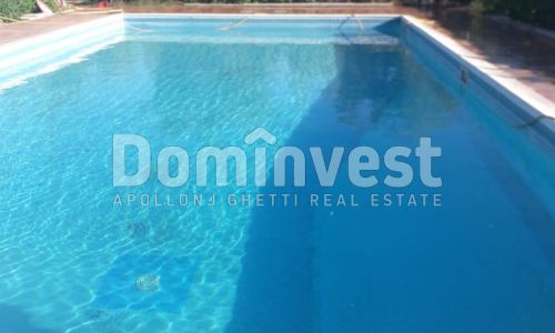 CASALE CON PISCINA PESCIA